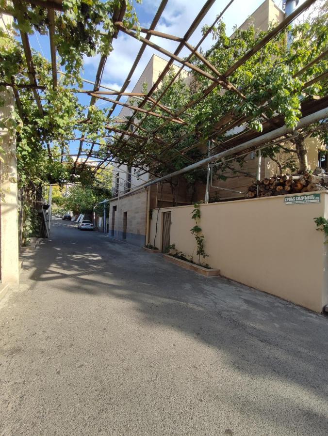 Hotelise I Bells-Of-Ireland Apartment Erevan Exterior foto